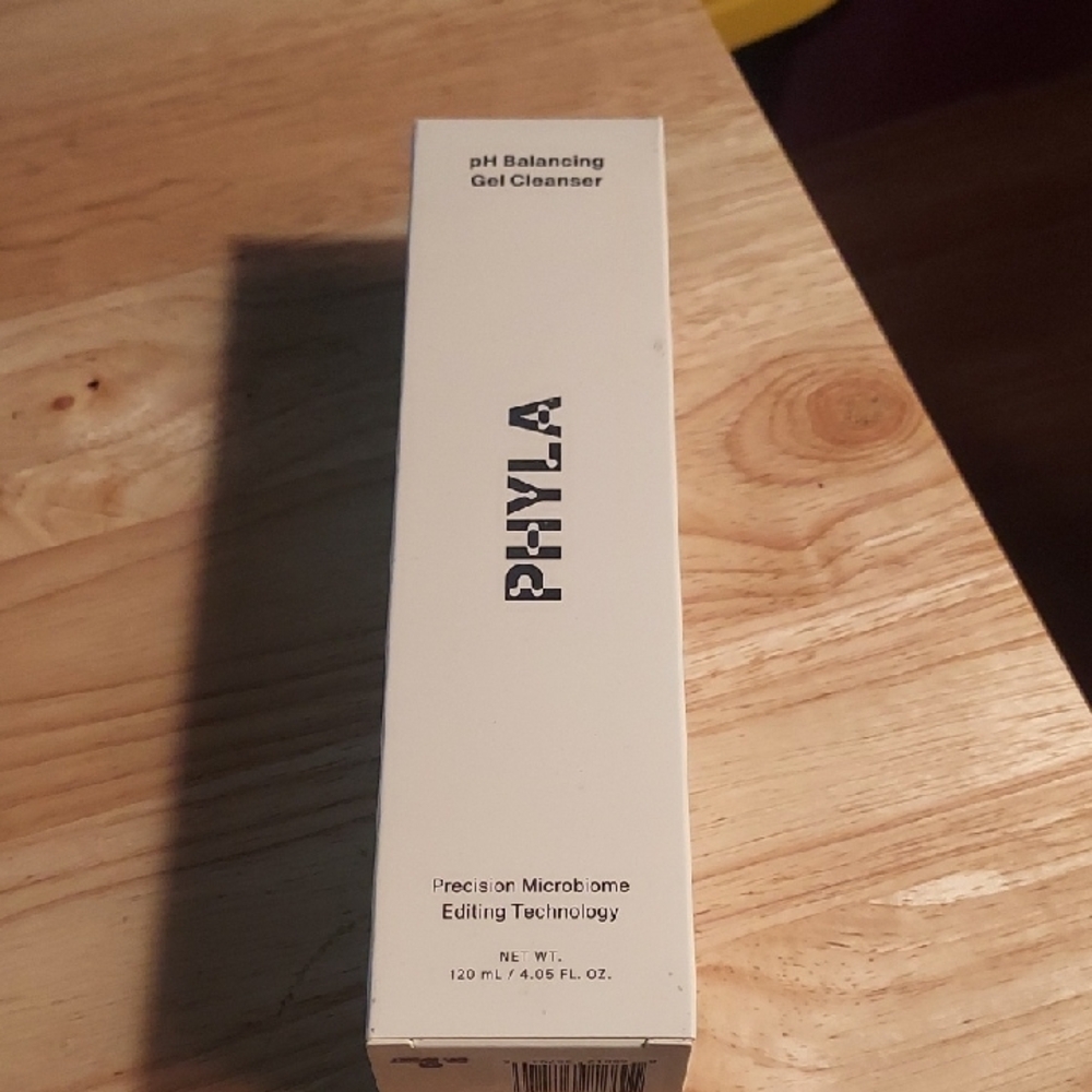 Phyla pH Balancing Gel Cleanser